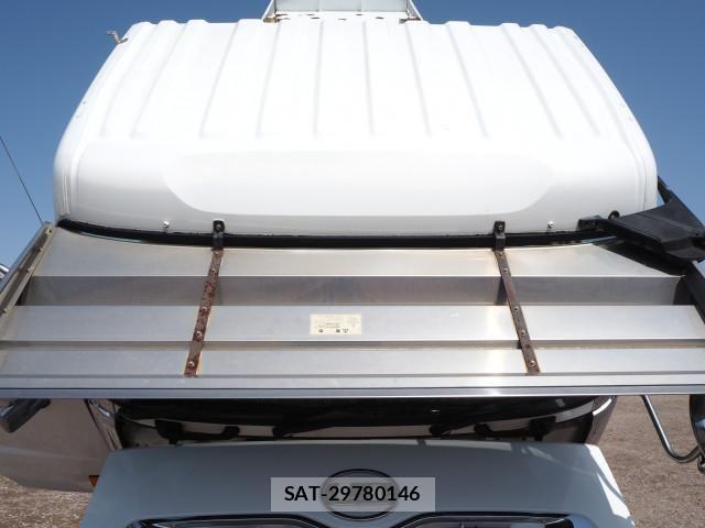 Nissan QUON 2015-10 4757185-9