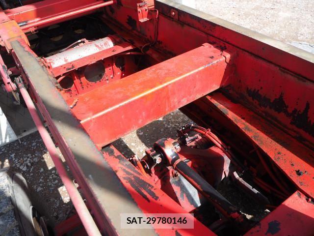 Nissan QUON 2015-10 4757185-23