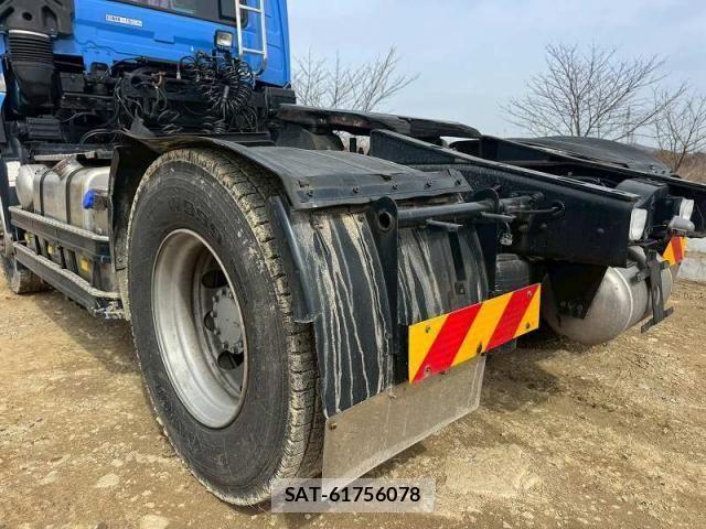 Nissan QUON 2016-01 4757200-18