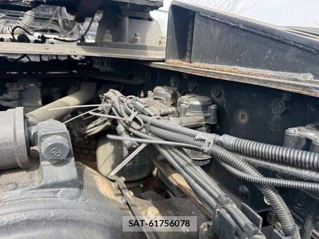 Nissan QUON 2016-01 4757200-20
