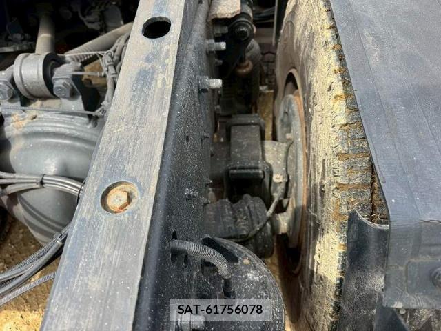 Nissan QUON 2016-01 4757200-23