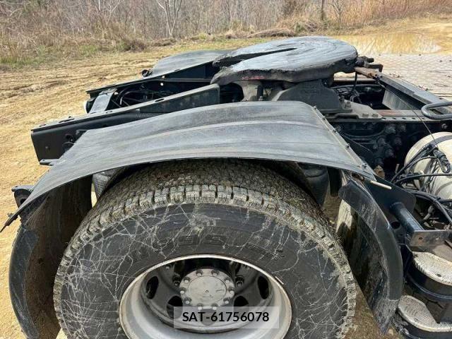 Nissan QUON 2016-01 4757200-27