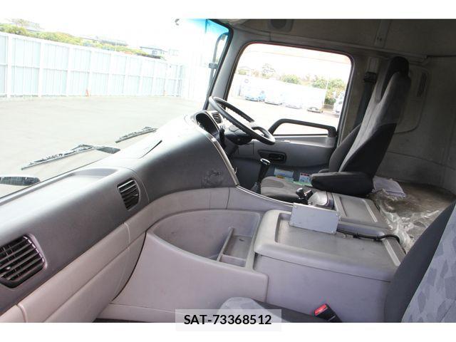 Nissan QUON 2011-08 4757202-11