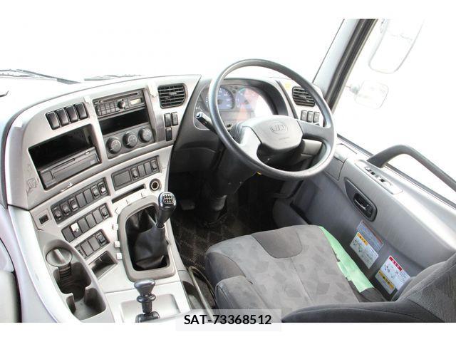 Nissan QUON 2011-08 4757202-12