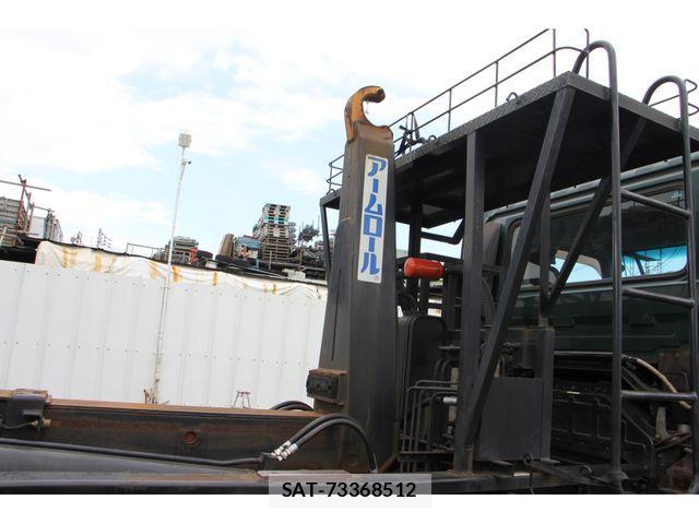 Nissan QUON 2011-08 4757202-19