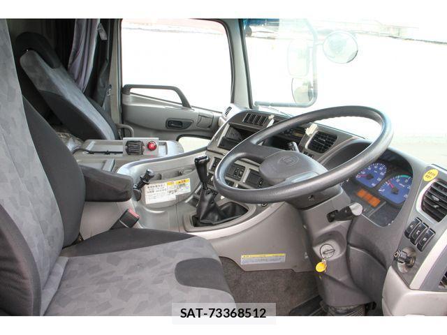 Nissan QUON 2011-08 4757202-6