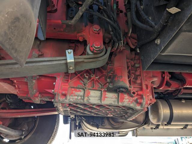 Nissan QUON 2021-05 4978917-18