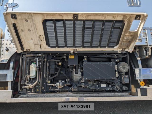 Nissan QUON 2021-05 4978917-24