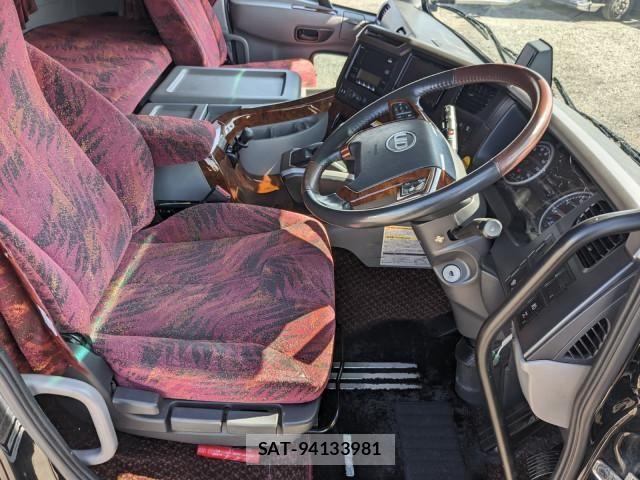 Nissan QUON 2021-05 4978917-25