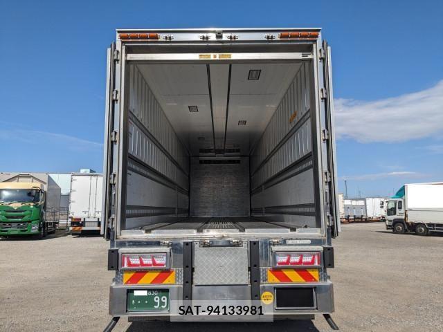 Nissan QUON 2021-05 4978917-7