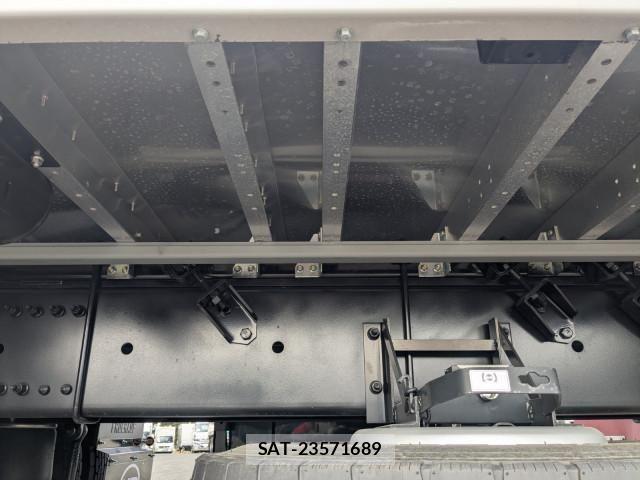 Nissan QUON 2025-11 5876204-18