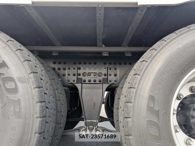 Nissan QUON 2025-11 5876204-19