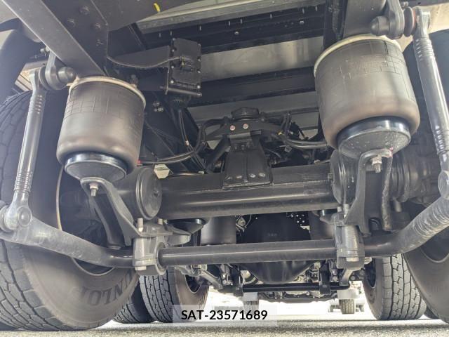 Nissan QUON 2025-11 5876204-23