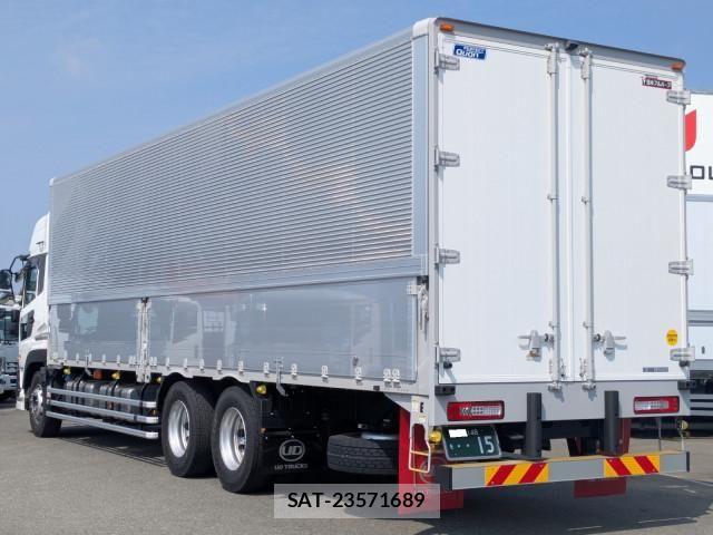 Nissan QUON 2025-11 5876204-4