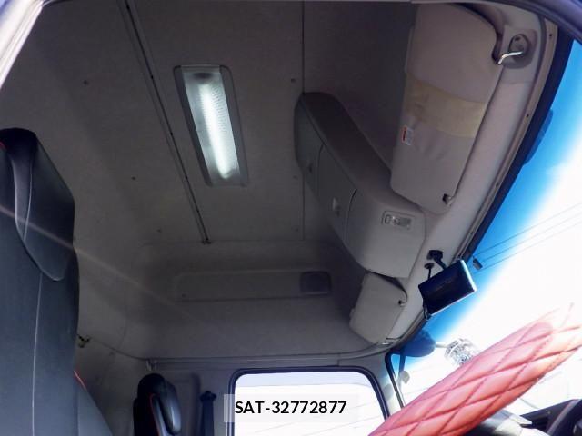 Nissan QUON 2012-11 5876213-18