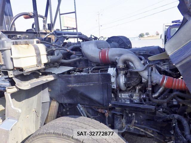 Nissan QUON 2012-11 5876213-25