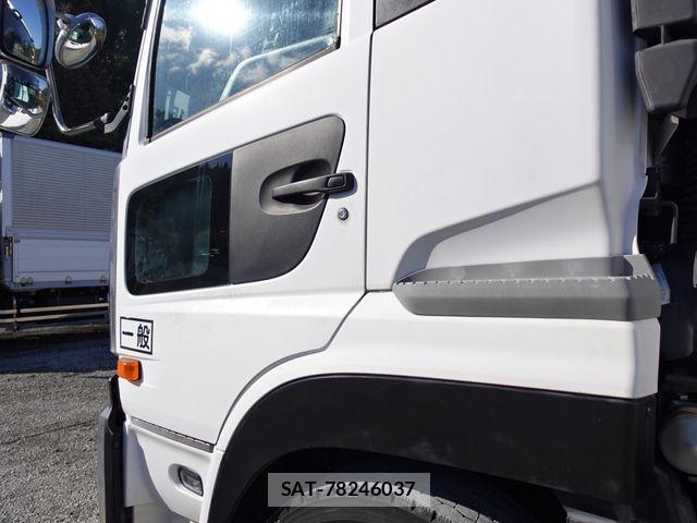Nissan QUON 2014-10 5876221-11