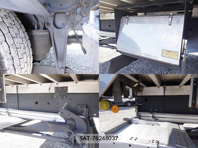 Nissan QUON 2014-10 5876221-19