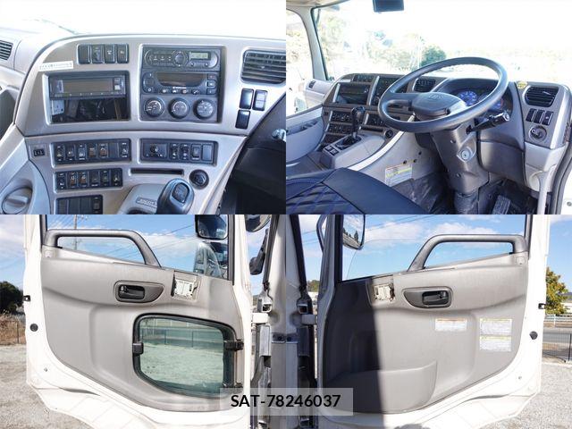Nissan QUON 2014-10 5876221-24