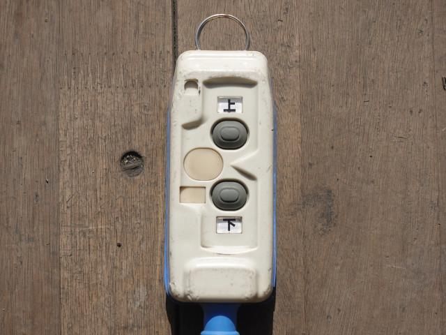 Nissan QUON 2013-02 6050519-17