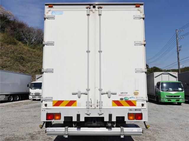 Nissan QUON 2013-02 6050519-8