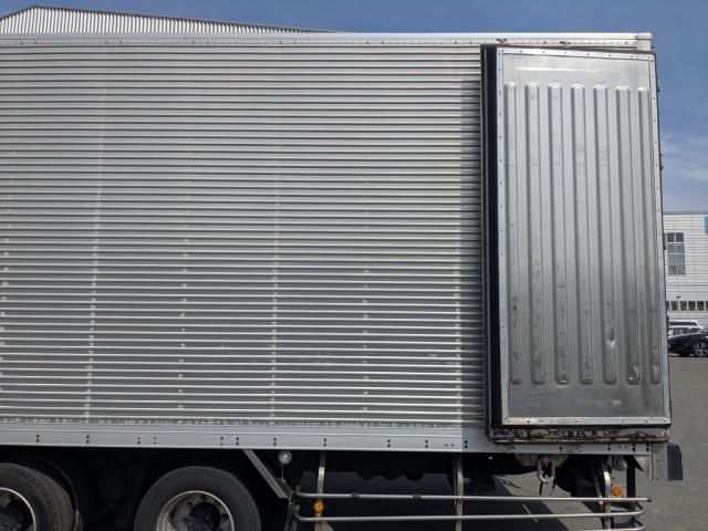 Nissan QUON 2015-03 6050534-9