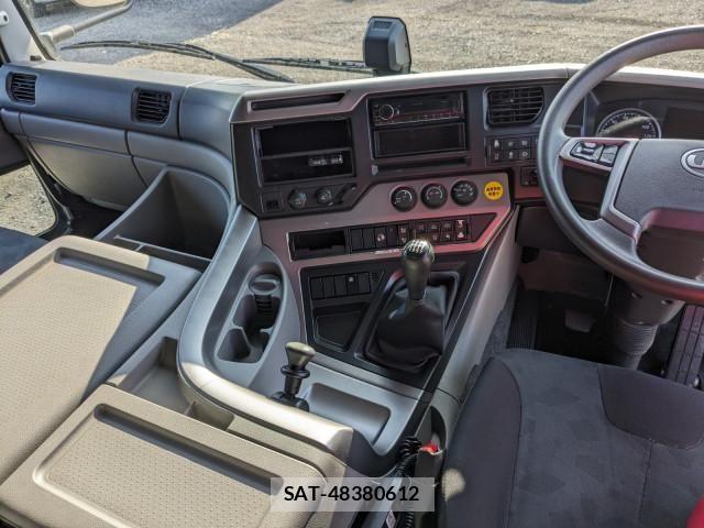 Nissan QUON 2018-04 6016766-27