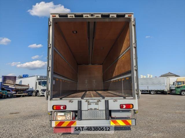 Nissan QUON 2018-04 6016766-7