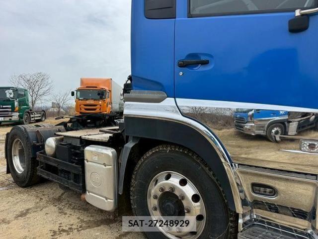 Nissan QUON 2018-06 6016774-12