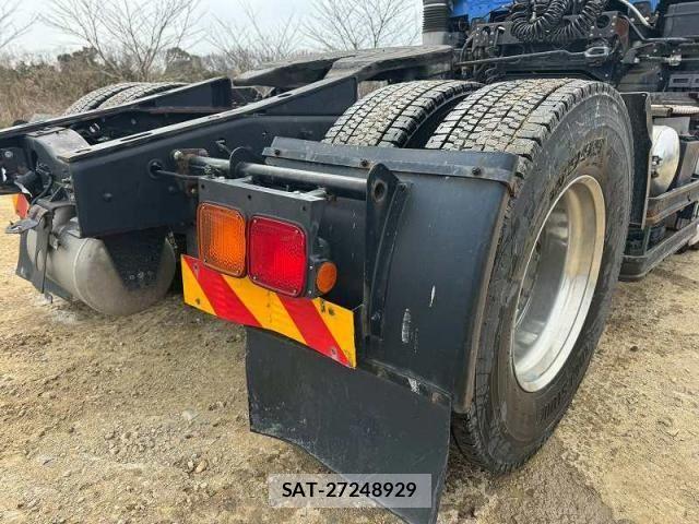 Nissan QUON 2018-06 6016774-13