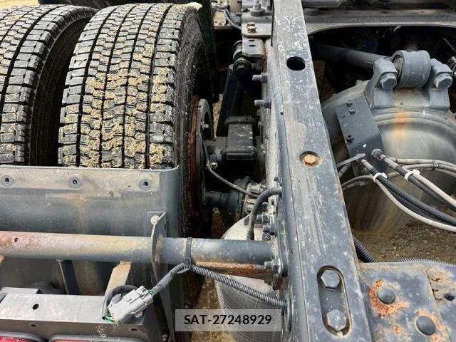 Nissan QUON 2018-06 6016774-20