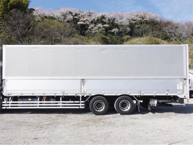 Nissan QUON 2013-02 6050511-9