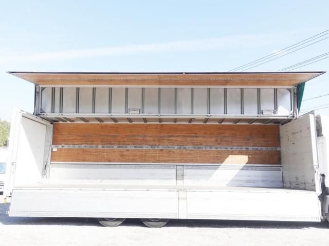 Nissan QUON 2013-02 6050511-13