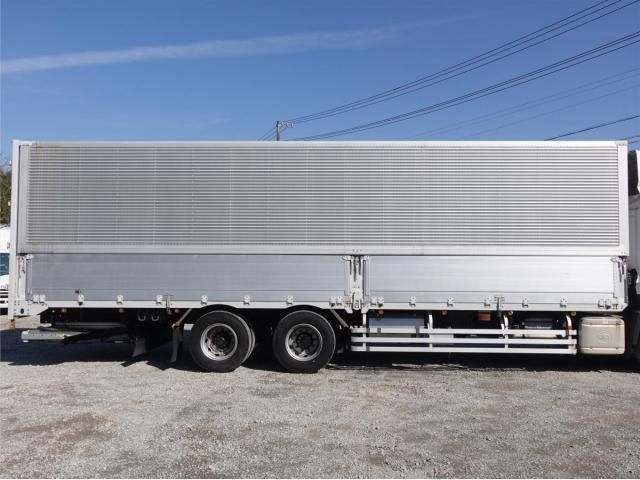 Nissan QUON 2013-02 6050511-6
