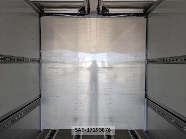 Nissan QUON 2021-10 6218718-14