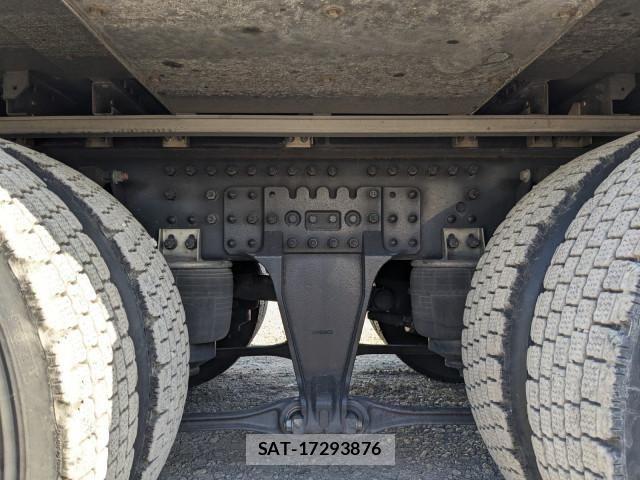 Nissan QUON 2021-10 6218718-21
