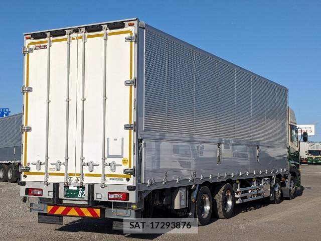 Nissan QUON 2021-10 6218718-3