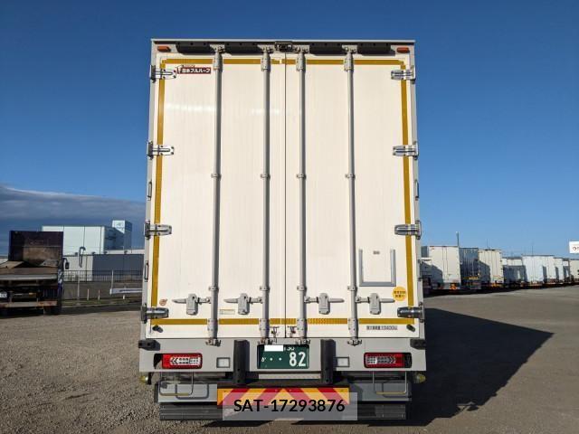 Nissan QUON 2021-10 6218718-4