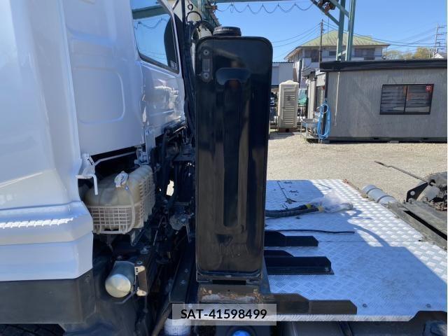 Nissan QUON 2020-12 6246887-10