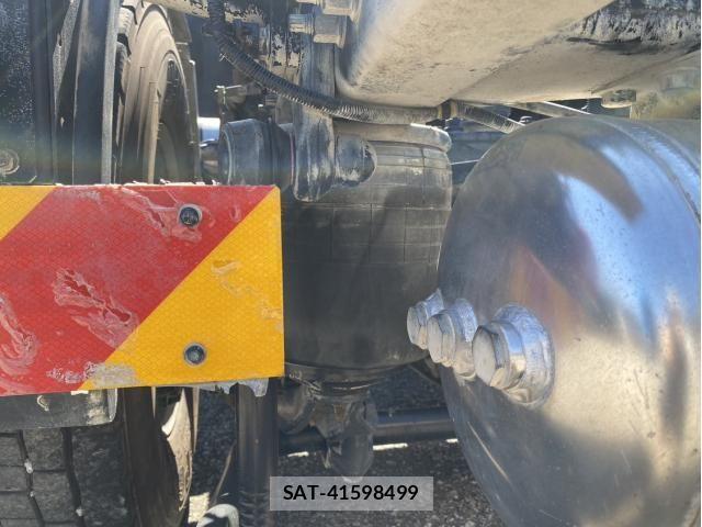 Nissan QUON 2020-12 6246887-16