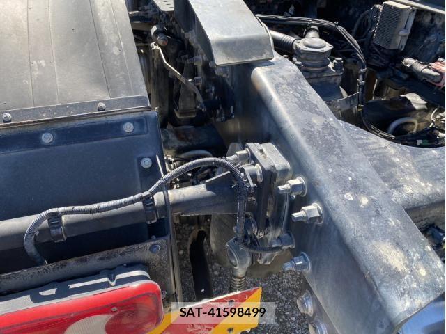 Nissan QUON 2020-12 6246887-17
