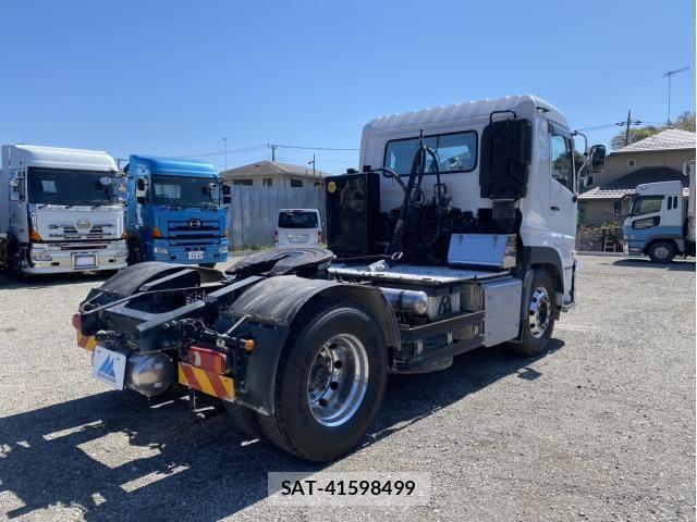 Nissan QUON 2020-12 6246887-1