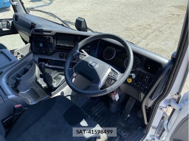 Nissan QUON 2020-12 6246887-23
