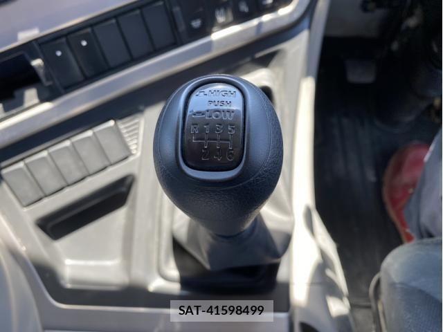 Nissan QUON 2020-12 6246887-25