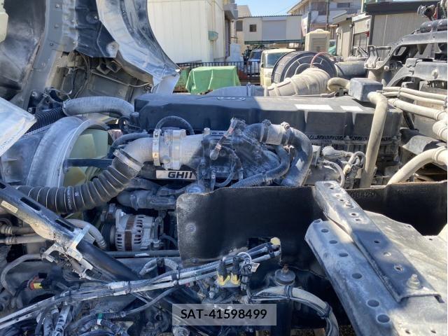 Nissan QUON 2020-12 6246887-29