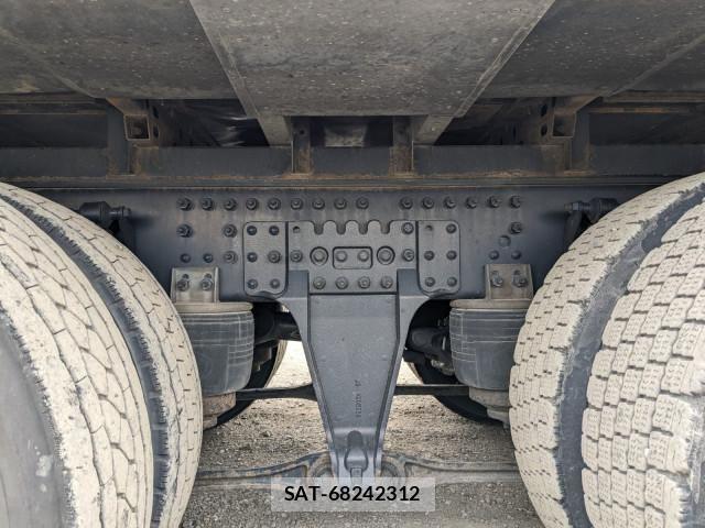 Nissan QUON 2018-03 6246888-20