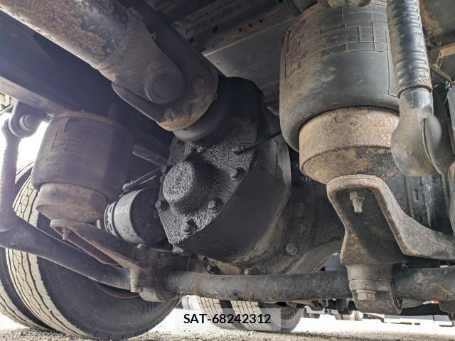 Nissan QUON 2018-03 6246888-21