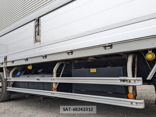Nissan QUON 2018-03 6246888-23