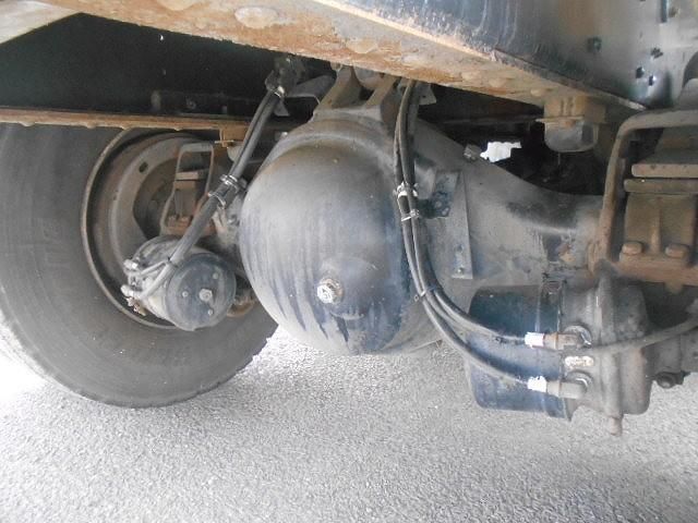 Nissan QUON 2014-06 6274354-18