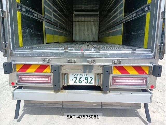 Nissan QUON 2015-09 6306033-24